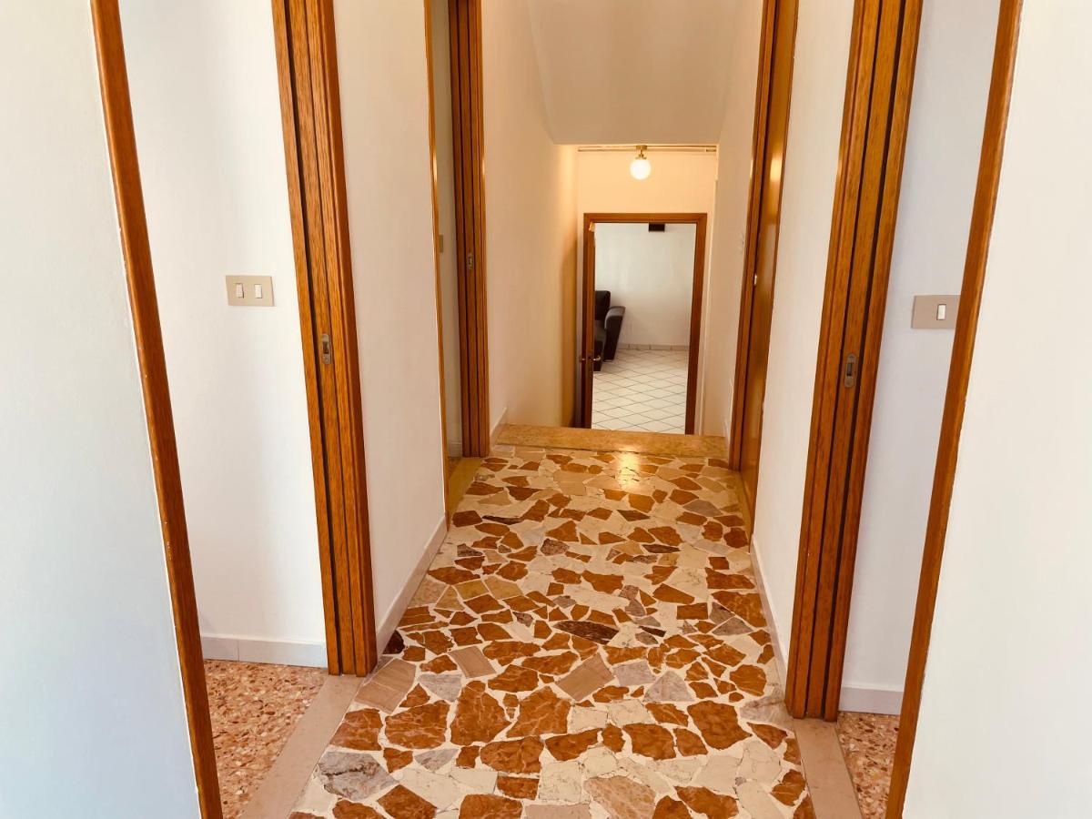 Family Apartment Piazza Milano - Jesolo Esterno foto