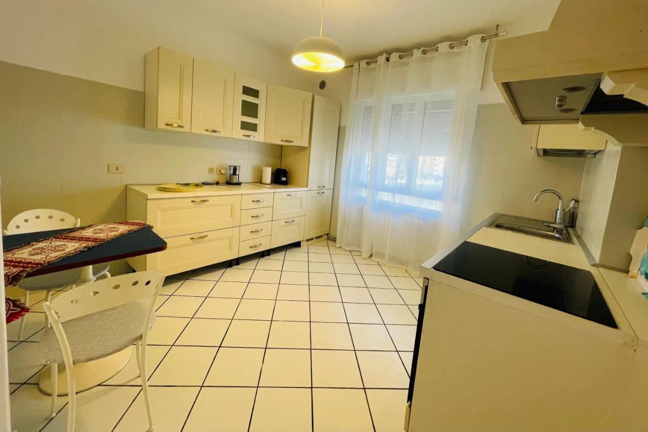 Family Apartment Piazza Milano - Jesolo Esterno foto